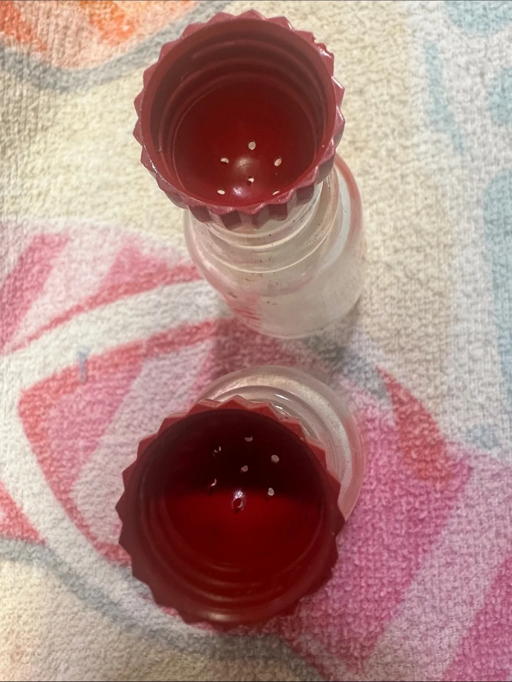 Vintage Red & clear glass Salt n Pepper Shaker Set by Topps Drive Inn 3.5 inche